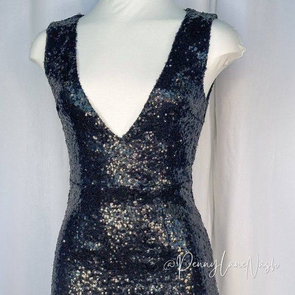 Tobi Gwyn Deep V Neck Sequin Bodycon Dress Black - Picture 4 of 11